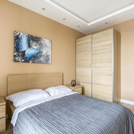 In Apartments Okecie Warszawa Eksteriør billede